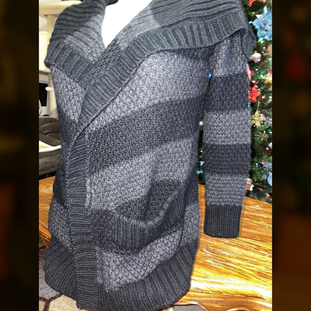 XS Vince Sweater Coat LIKE NEW - Picture 3 of 7